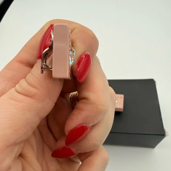CHANEL Pink and Silver Heart Clip-On Earrings - Picture 4 of 5